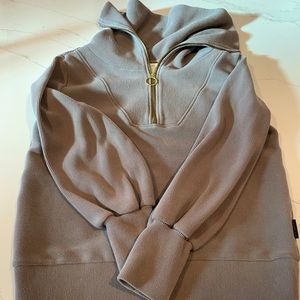 Women’s Varley half zip size small in warm grey.